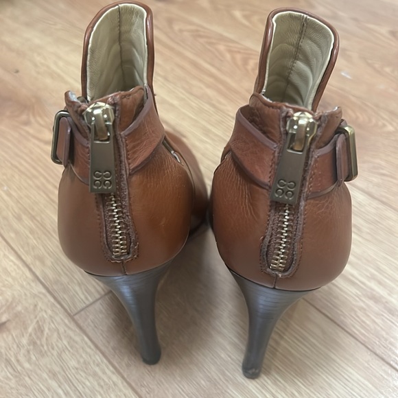 Coach Brown Boot Heels size 8 1/2 - Picture 4 of 4